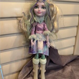 Ever after High‎ Crystal Winter Fantasy Doll